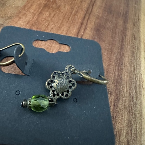Lever Back Earrings w/round Green Stone & Green Bead Dangle. Bronze. - Picture 2 of 3